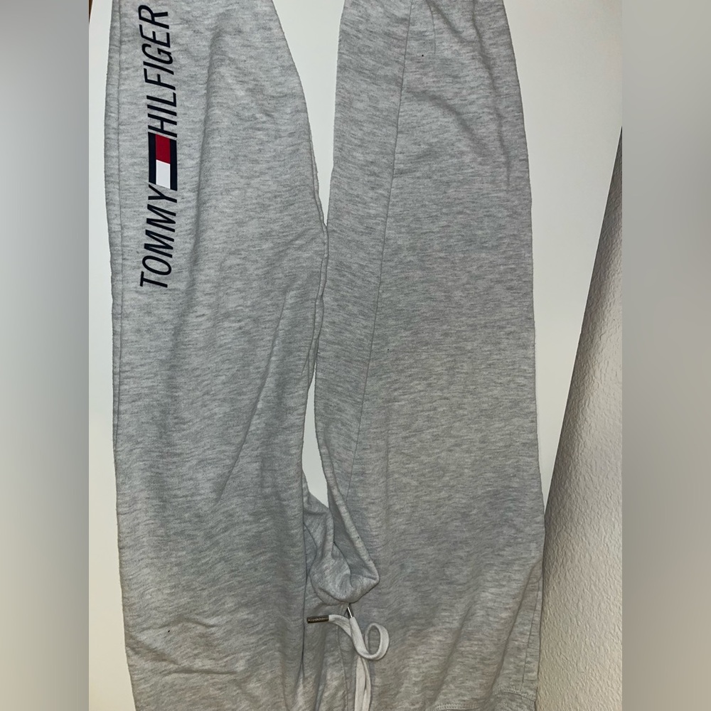 gray sweatpants tommy hilfger